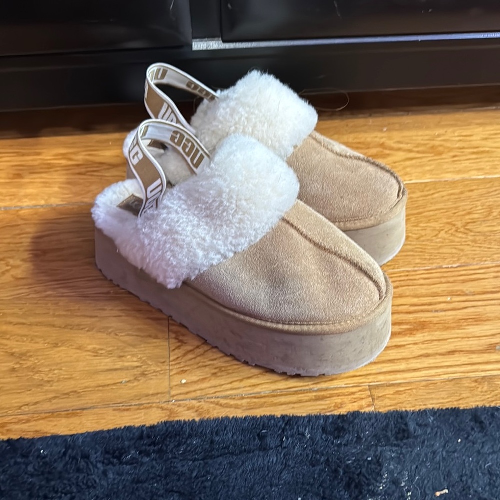 Women's Tan and Cream Platform Slippers